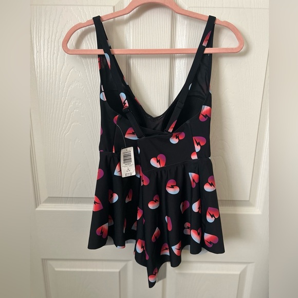 NWT Torrid wireless v neck tankini swim top x1 - Picture 3 of 7